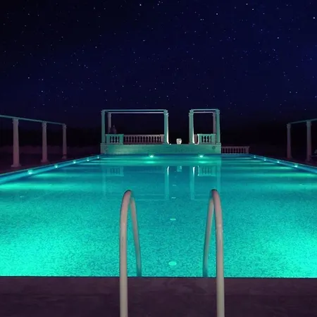 Elia Bookvillaeu Gerakini