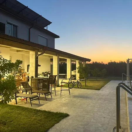 Elia Bookvillaeu * Gerakini