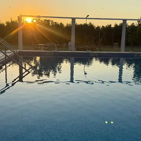 Elia Bookvillaeu Villa