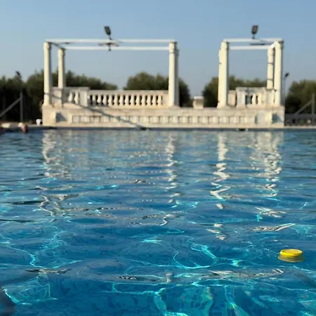 Elia Bookvillaeu Gerakini